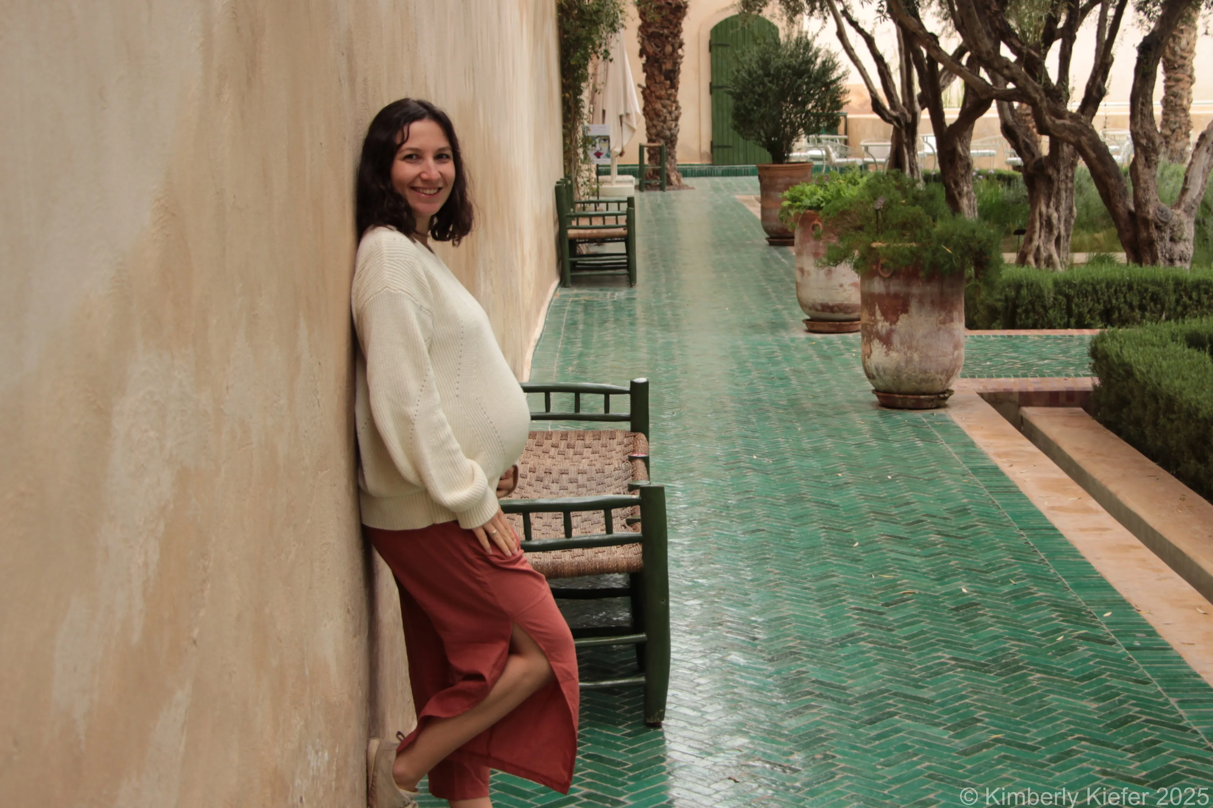 Kimy mit ihrem Baby beim abhalten